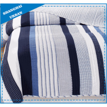 Couette patchwork de polyester imprimée à rayures bleu marine grise